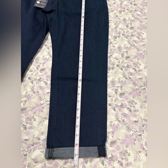 Measure & Made Women's Dark Blue Skinny Jeans - Picture 6 of 7